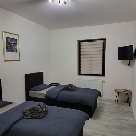 Place to sleep - Kassel: Direkt an der Uni Buitenkant foto