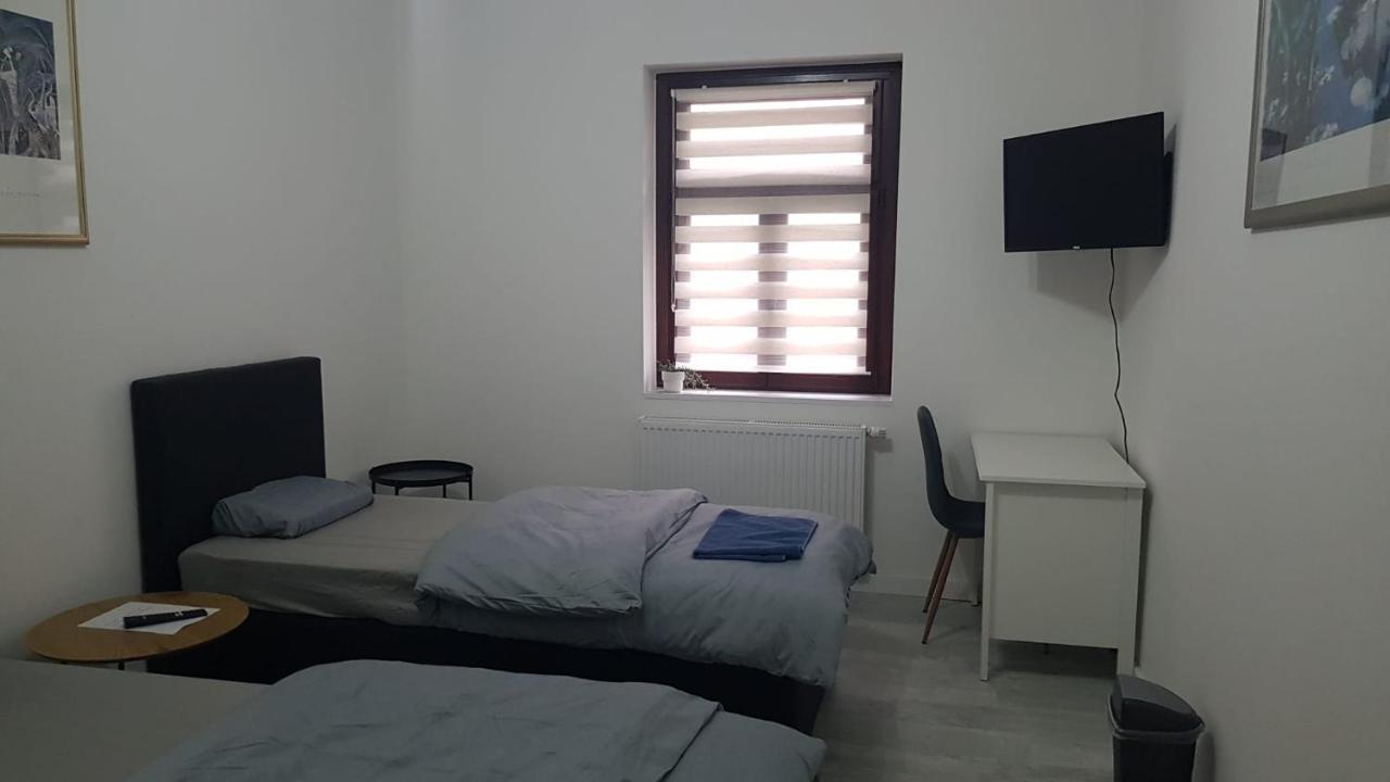 Place to sleep - Kassel: Direkt an der Uni Buitenkant foto