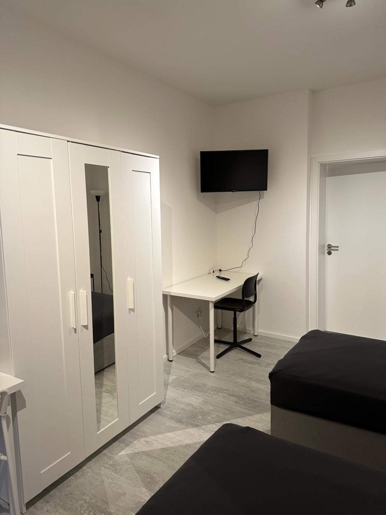 Place to sleep - Kassel: Direkt an der Uni Buitenkant foto