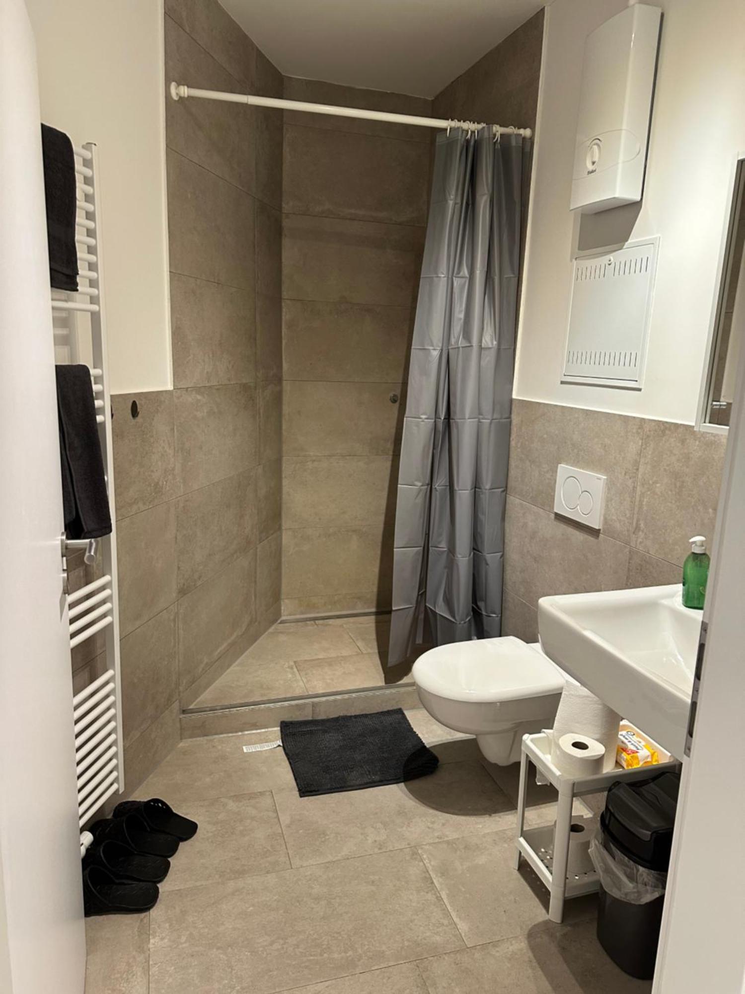 Place to sleep - Kassel: Direkt an der Uni Buitenkant foto