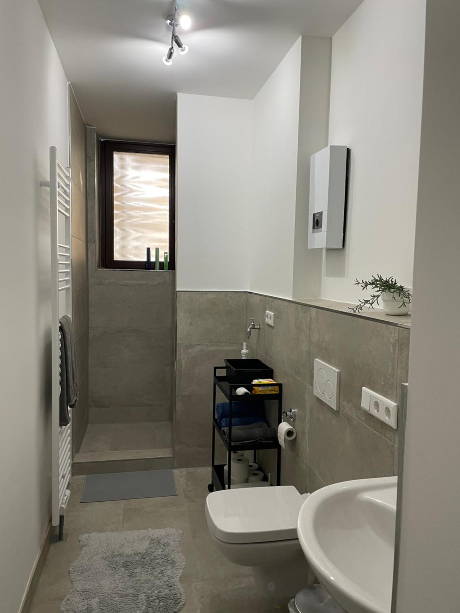 Place to sleep - Kassel: Direkt an der Uni Buitenkant foto